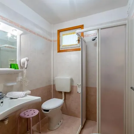 מלון Milano 3s 3*