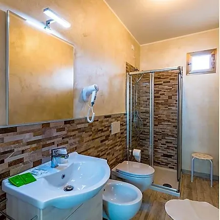 Milano 3s Szálloda 3*