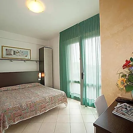 Milano 3s Szálloda Bibione